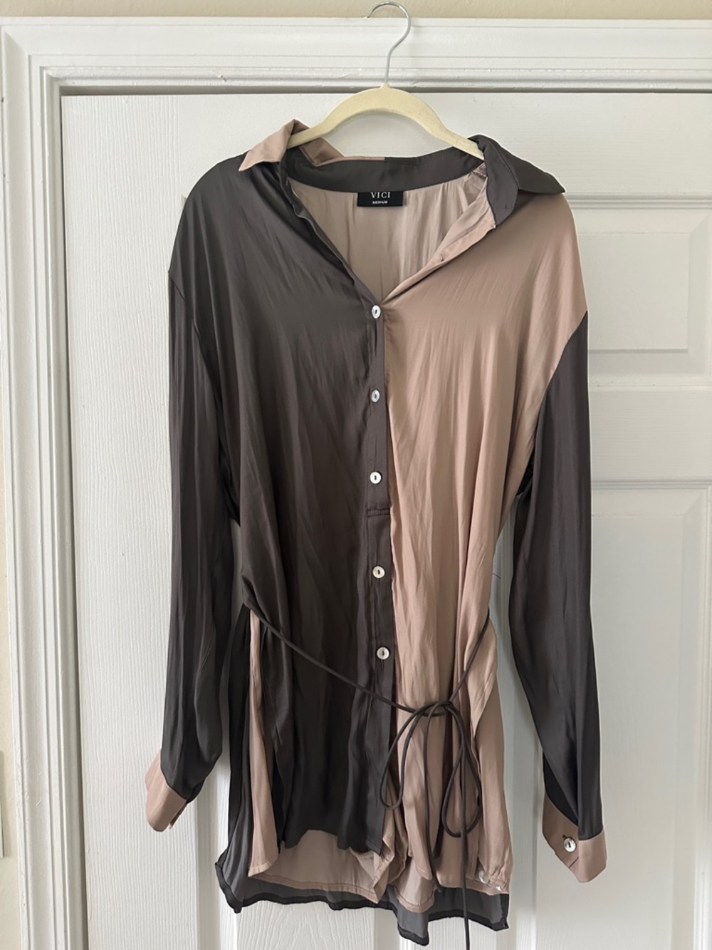 VICI Two-Tone Button Front Romper in Taupe & Gray/Brown